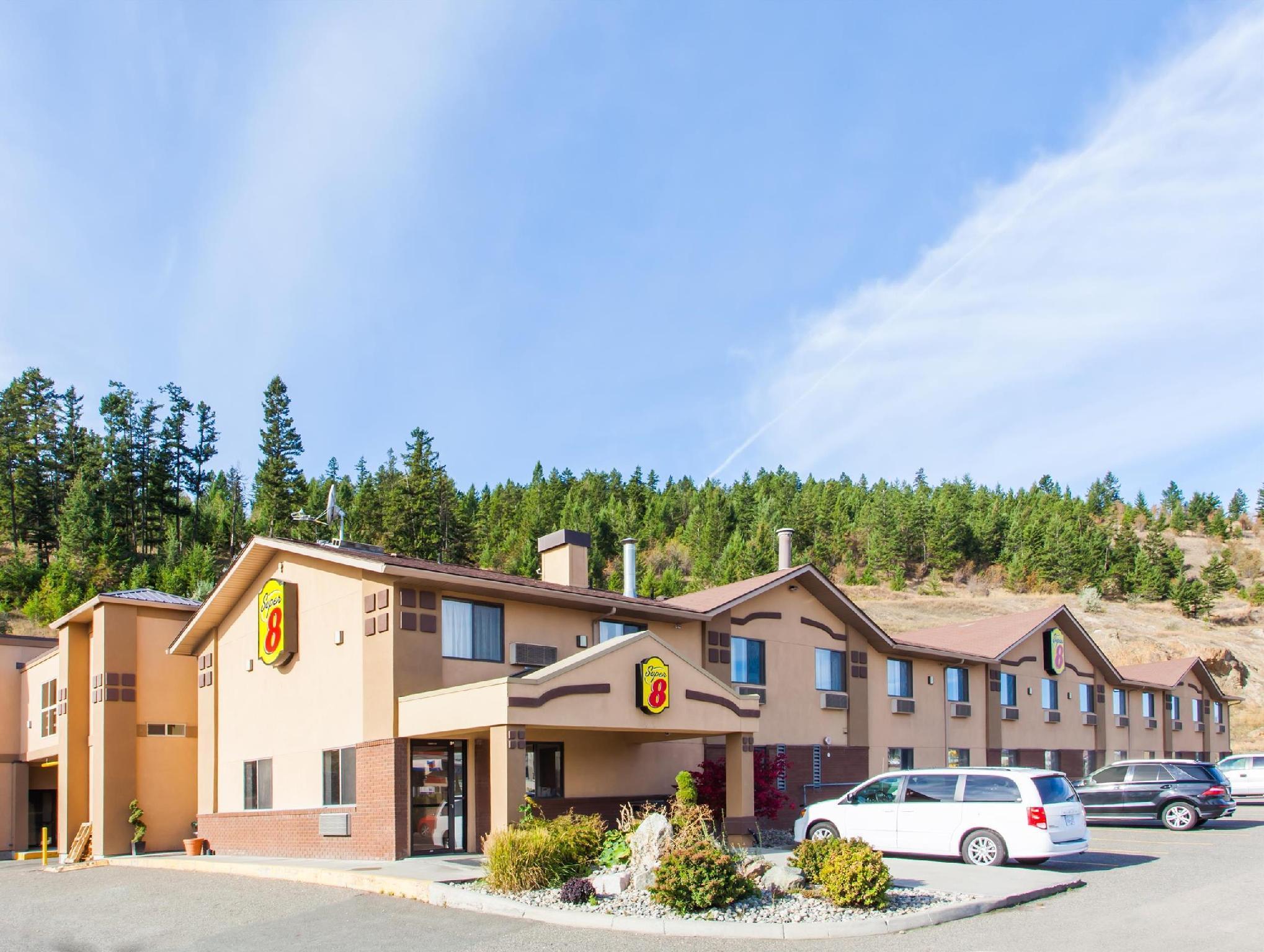 Super 8 By Wyndham Kamloops On The Hill Hotel Exterior photo